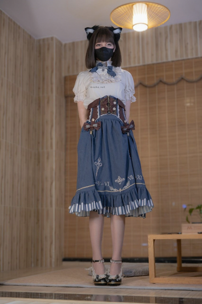 白龙猫女 – 盛世风华【9P】